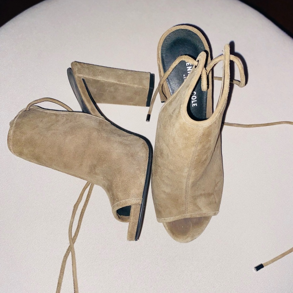 Kenneth Cole Heels - Picture 3 of 5